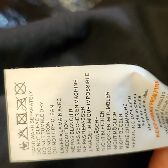 Glamorous Plaid Faux Patent Leather Puffer Jacket Size M - Picture 9 of 9